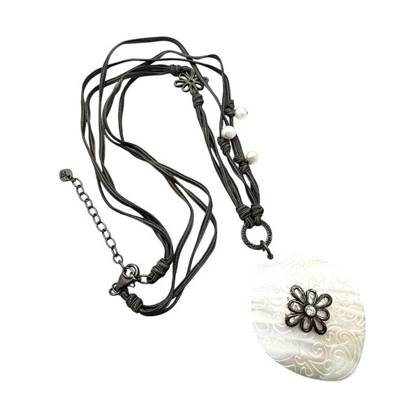 SILPADA Sterling Silver GRACE NOTES Mother of Pearl Shell Pendant Necklace N2226 - Picture 2 of 3